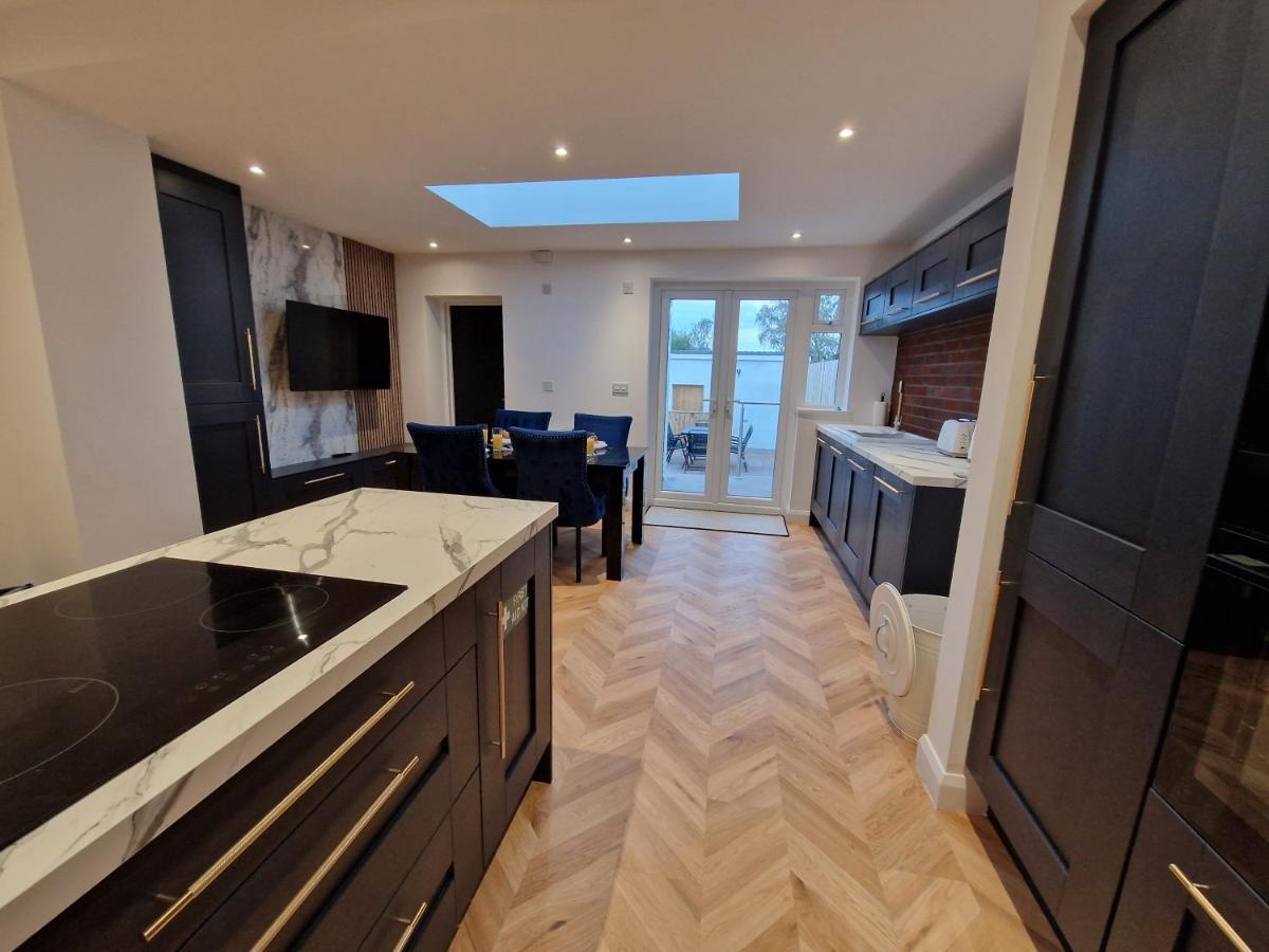 3 Bedroom Stylish Home Merthyr Merthyr Tydfil Exterior photo